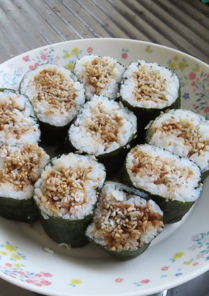 千葉県伝統の白米の海苔巻き☆しらす丼風-レシピのメイン写真
