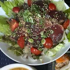 รูปของ 鰹のタタキで！和風カルパッチョ風サラダ