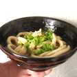 水の代わりに味噌汁で作るうどんの麺