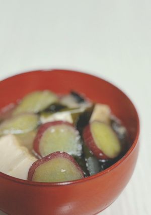 さつまいもと厚揚げとワカメのお味噌汁-レシピのメイン写真