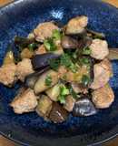 簡単&味濃い目！ナスと柔らか肉団子炒め