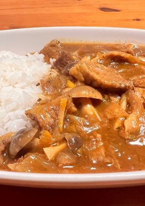 今日の晩御飯♡新玉葱たっぷり牛すじカレー-レシピのメイン写真