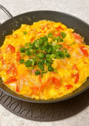 フライパンでそのまま♪カニカマでカニ玉-レシピのメイン写真