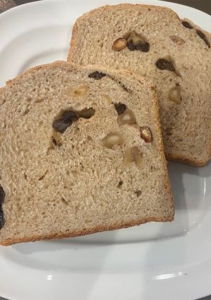 全粒粉♪ナッツとレーズンの角食パン-レシピのメイン写真