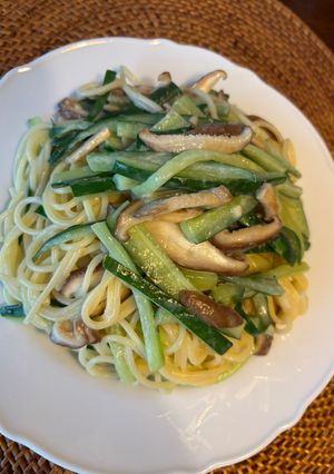キュウリと椎茸のクリームチーズパスタ-レシピのメイン写真