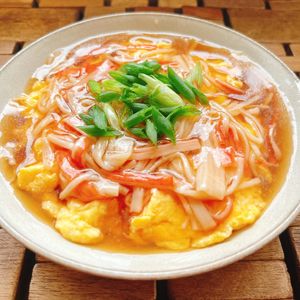 カニカマで♪簡単かに玉☆ご飯にのせれば天津飯