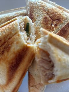 ツナマヨとチーズのホットサンド-レシピのメイン写真