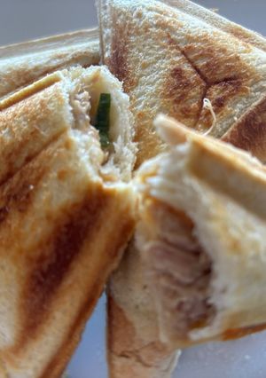 ツナマヨとチーズのホットサンド-レシピのメイン写真