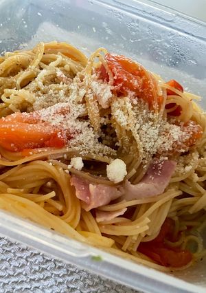 簡単トマトとニンニクのタッパーパスタ-レシピのメイン写真