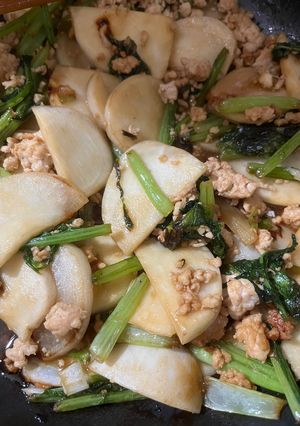 カブと鶏ひき肉のオイマヨ炒め-レシピのメイン写真
