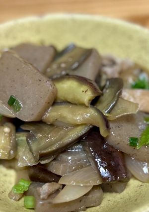田舎料理◎ナスと蒟蒻の煮物を油揚げで-レシピのメイン写真