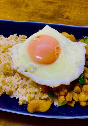 鶏もも肉でガパオライス-レシピのメイン写真
