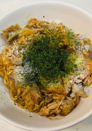 5分で！袋麺焼そばで豚キムチーズ焼そば-レシピのメイン写真