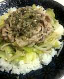 ご飯すすむねぎ塩ダレ！ねぎ塩豚丼！