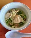 冷凍水餃子と野菜の中華スープ