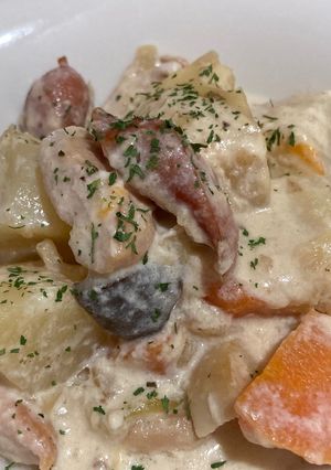 鶏肉とウィンナーのミルク煮-レシピのメイン写真