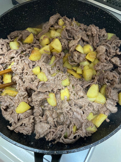 子供大好き!さつまいもと牛肉の甘辛炒め-レシピのメイン写真