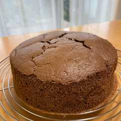 A picture of 米粉のココアスポンジケーキ.