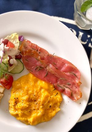 ホテルの朝食① スクランブルエッグ-レシピのメイン写真