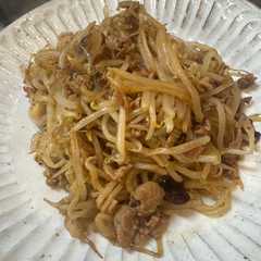 รูปของ 豚こま肉ともやしのにんにく炒め