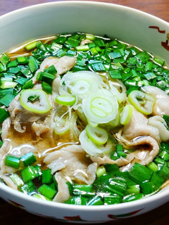 温かい豚シャブ肉・生ニラ蕎麦 発酵玉葱-レシピのメイン写真
