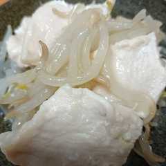 รูปของ 鶏むね肉♡しっとり塩麹蒸し焼き