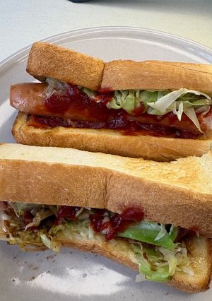 キャベツ千切りとシャウエッセンサンド-レシピのメイン写真
