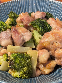簡単♡鶏もも肉とブロッコリー味噌マヨ炒め-レシピのメイン写真