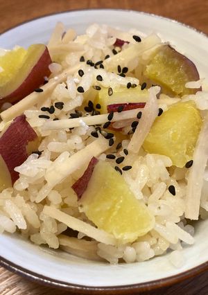 新生姜とさつまいもの麺つゆ炊き込みご飯-レシピのメイン写真