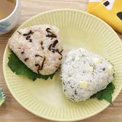 รูปของ 冷凍おにぎり（しらすチーズ・ツナ昆布）