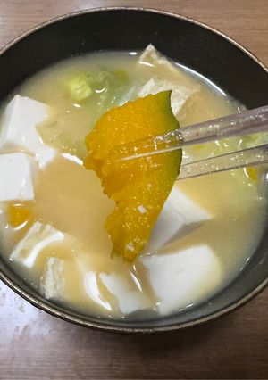 豆腐と油揚げの味噌汁（カボチャ使用）-レシピのメイン写真