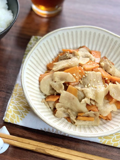 *材料4つ*豚バラとにんじんの麺つゆ炒め-レシピのメイン写真
