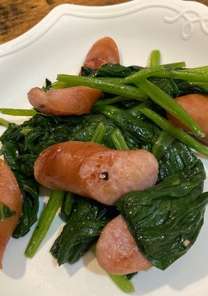 ほうれん草ソテー　シャウエッセン-レシピのメイン写真