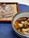 焦がしネギとしめじの肉汁つけそば
