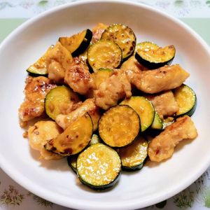 ワンパンズッキーニ鶏肉ガリバタポン酢！プレミアム