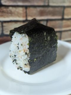 ピリ辛わかめおにぎり♪-レシピのメイン写真