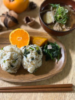 かぶの葉とジャコのふりかけおにぎり-レシピのメイン写真