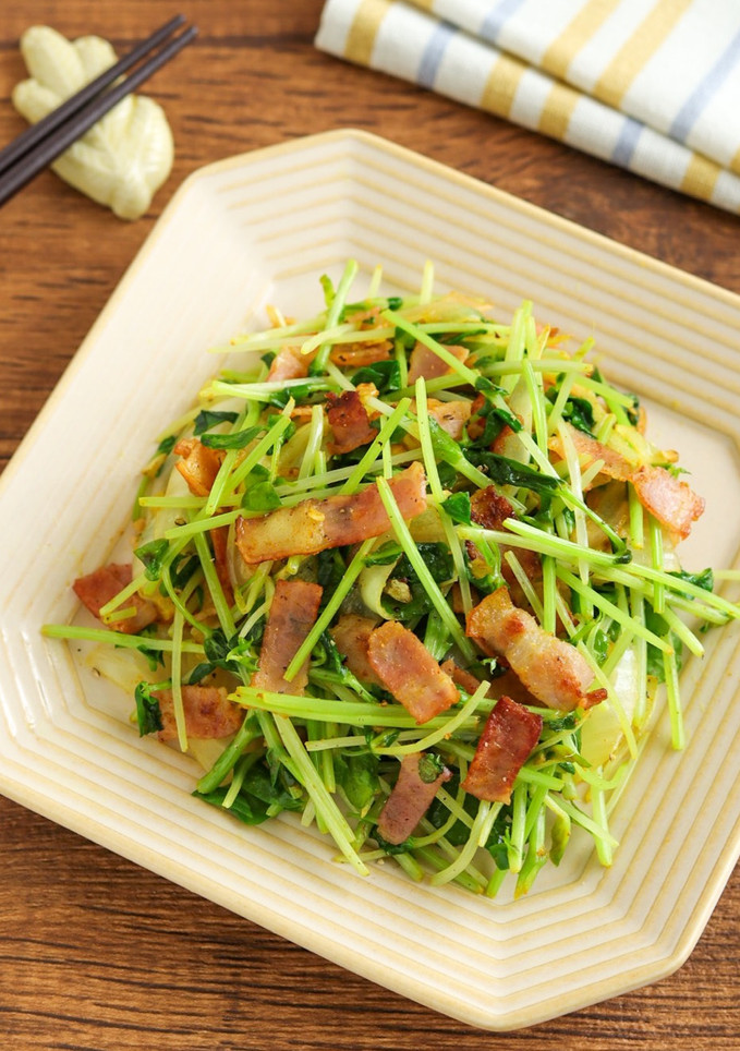 スパイシー♡ベーコンと豆苗のカレー炒め-レシピのメイン写真