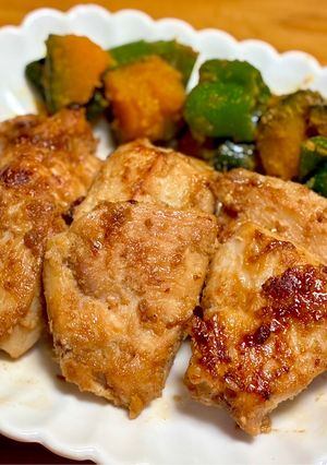 簡単！柔らかい！鶏胸肉の味噌ヨーグルト焼き-レシピのメイン写真
