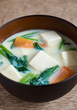 豆腐とほうれん草の豆乳味噌汁-レシピのメイン写真
