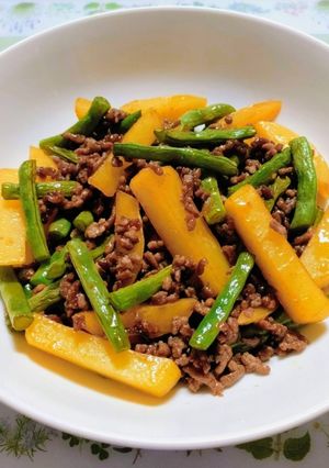 簡単今日の夕飯インゲンじゃがいも挽肉甘辛炒め主菜-レシピのメイン写真