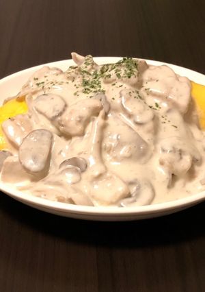 バターライスで！きのこクリームオムライス-レシピのメイン写真