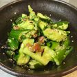 たたききゅうりと梅、塩昆布のさっぱり和え