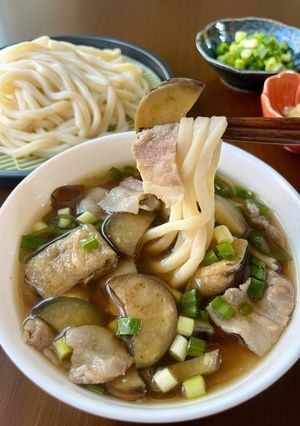旨味凝縮!ナスと豚バラのレンジつけうどん-レシピのメイン写真