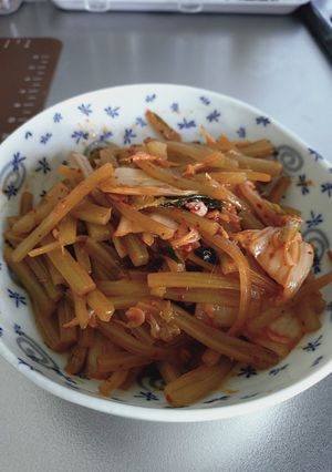秋田フキとキムチ炒め-レシピのメイン写真