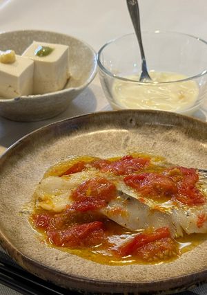 1人飯:白身魚とトマトのアクアパッツァ風-レシピのメイン写真