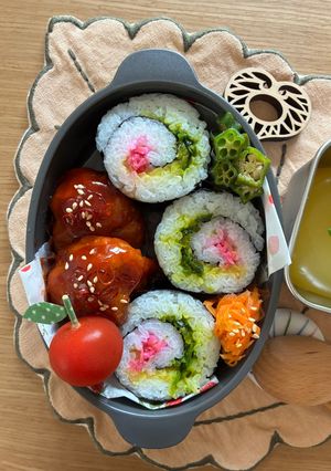 3色の漬け物海苔巻きのお弁当-レシピのメイン写真