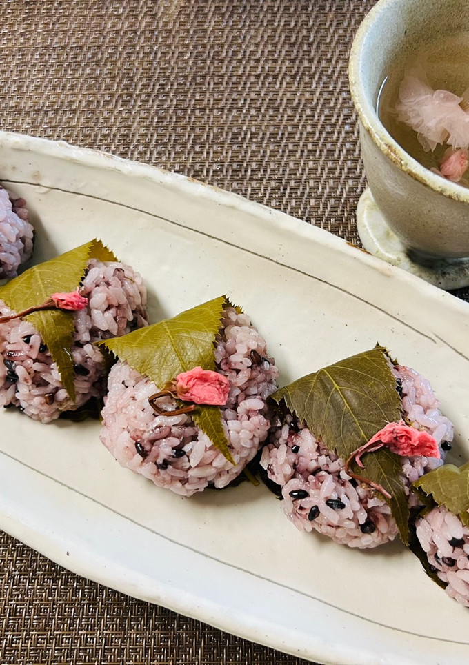 残念！桜餅だと思ったら桜葉おにぎり🌸🍙🤣-レシピのメイン写真