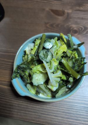春キャベツと春菊と胡瓜の赤味噌マヨ和え-レシピのメイン写真