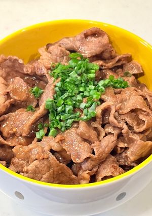 お箸が止まらない！ジューシー牛肉のっけ丼-レシピのメイン写真
